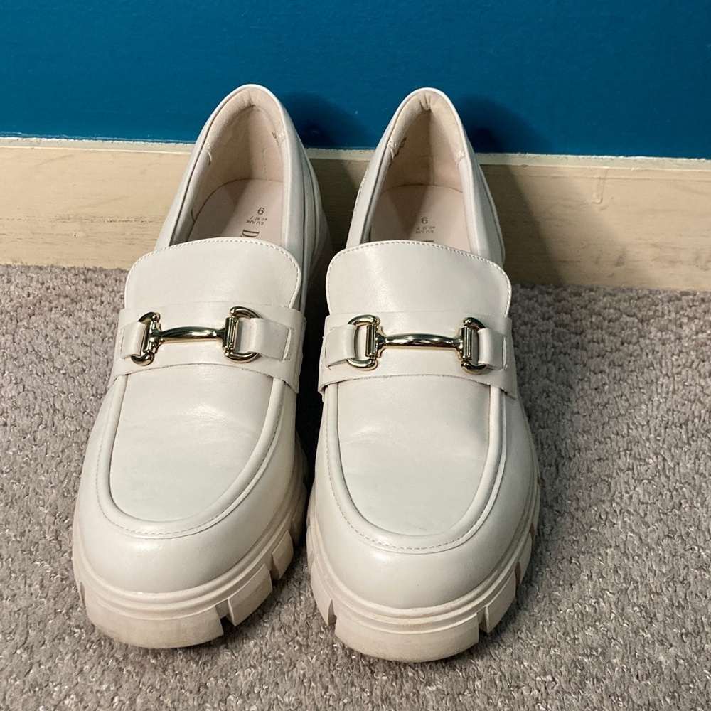 Dream Pairs Beige Chunky Loafers 9 - Picture 3 of 7